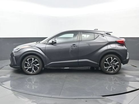 Used 2022 Toyota C-HR XLE FWD image 7