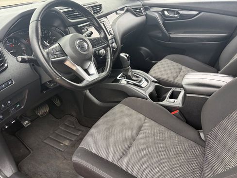 Certified 2021 Nissan Rogue Sport SV FWD image 19