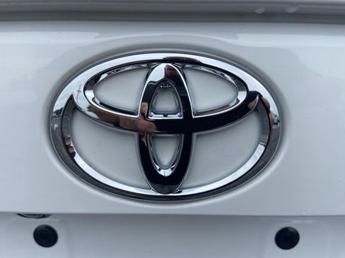 Used 2023 Toyota RAV4 LE AWD/4WD image 12