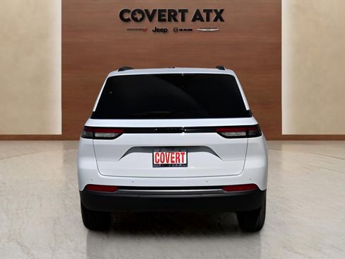 New 2026 Jeep Grand Cherokee Altitude RWD image 4