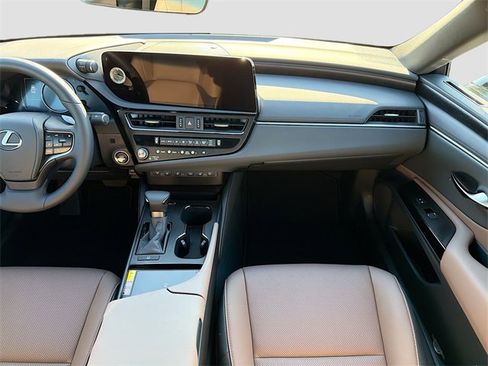 New 2025 Lexus ES 350 w/ Premium Package image 18