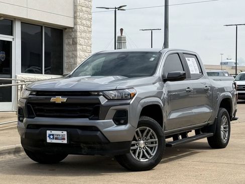 Used 2023 Chevrolet Colorado LT w/ LT Convenience Package II image 2