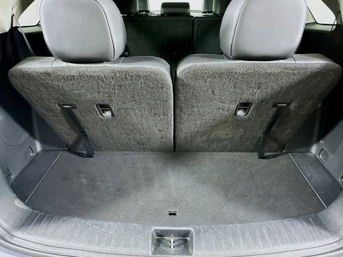 Used 2024 Kia Sorento S image 29