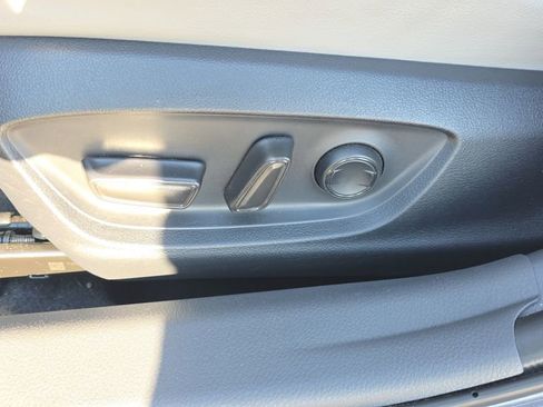 Used 2023 Toyota Camry SE image 15