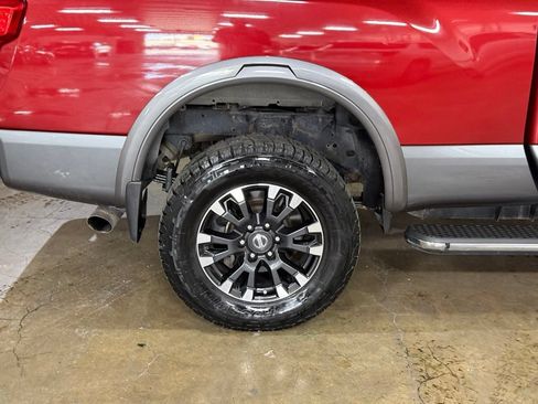 Used 2016 Nissan Titan PRO-4X w/ Pro-4x Convenience Package AWD/4WD image 6