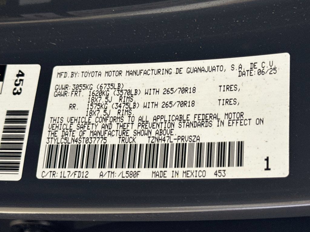 Certified 2025 Toyota Tacoma TRD Off-Road AWD/4WD image 27