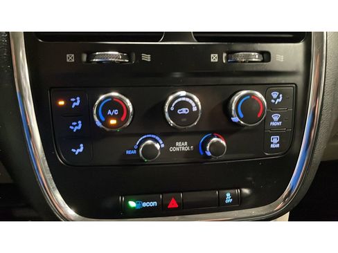 Used 2017 Dodge Grand Caravan SE FWD image 14