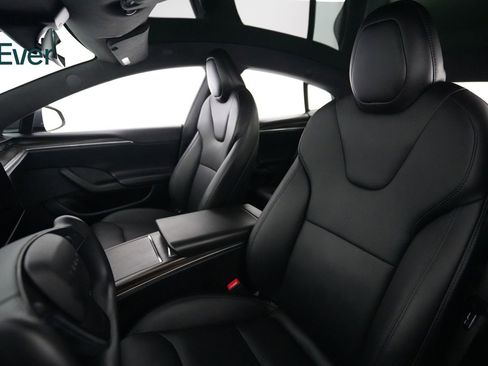 Used 2023 Tesla Model S image 4