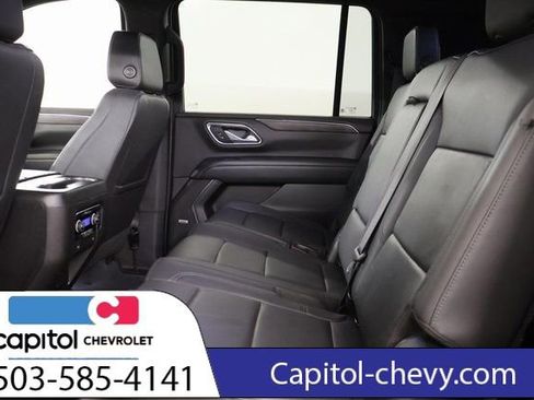 Used 2023 Chevrolet Suburban LT image 31