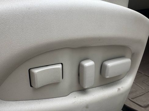 Used 2011 Cadillac SRX Luxury FWD image 33