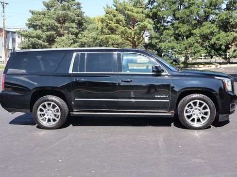 Used 2015 GMC Yukon XL Denali w/ Premium Package image 3