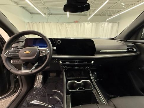 Used 2026 Chevrolet Traverse LT AWD/4WD image 18