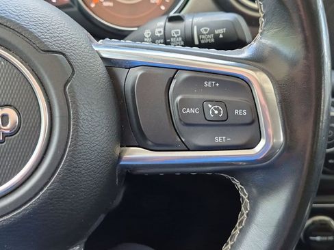 Used 2019 Jeep Wrangler Unlimited Sahara AWD/4WD image 13