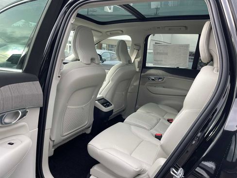 Used 2023 Volvo XC90 B6 Plus w/ Protection Package Premier image 17