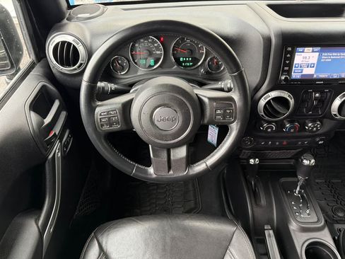 Used 2015 Jeep Wrangler Unlimited Sahara w/ Max Tow Package AWD/4WD image 16