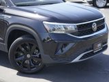 Used 2024 Volkswagen Taos SE w/ Black Wheel Package image 3