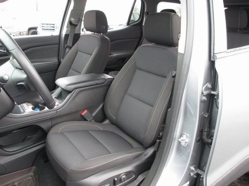 Used 2023 GMC Acadia SLE w/ Driver Convenience Package image 16