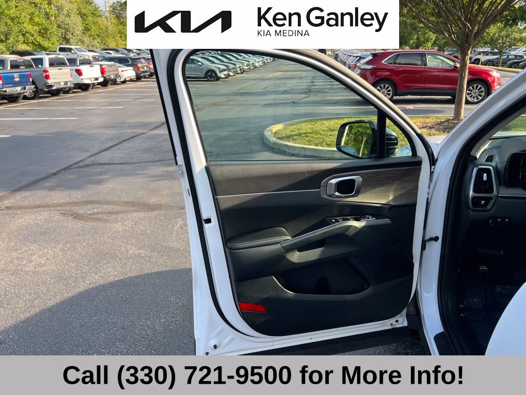 Certified 2023 Kia Sorento S w/ Panoramic Sunroof Package AWD/4WD image 24