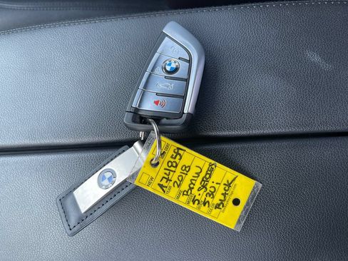Used 2018 BMW 530i xDrive AWD/4WD image 32