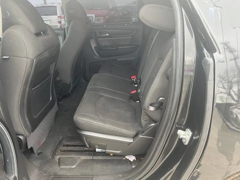 Used 2016 GMC Acadia SLE FWD image 2