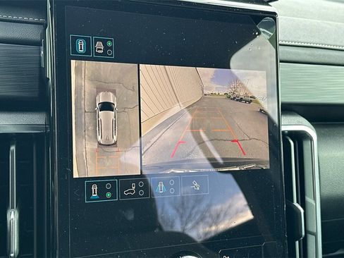 New 2025 GMC Acadia Elevation image 19