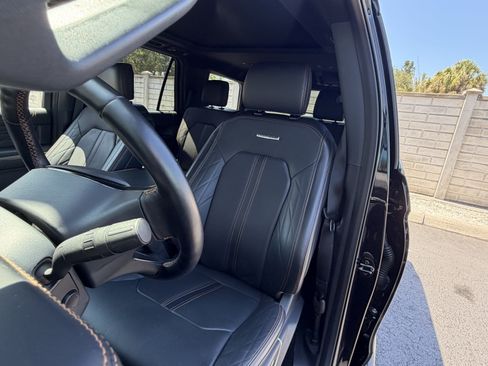 Used 2023 Ford Expedition Platinum AWD/4WD image 5