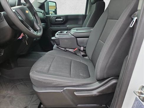Used 2023 Chevrolet Silverado 2500 Custom w/ Custom Convenience Package AWD/4WD image 6