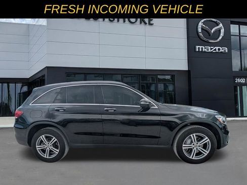 Used 2022 Mercedes-Benz GLC 300 image 2