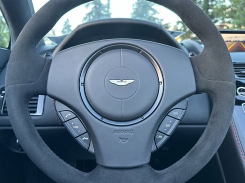 Used 2017 Aston Martin V12 Vantage S image 11
