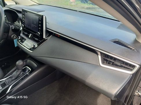 Used 2021 Toyota Corolla LE FWD image 17