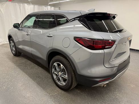 Used 2025 Chevrolet Blazer LT image 3