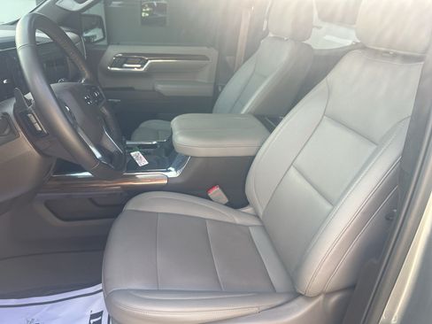 Used 2024 Chevrolet Silverado 1500 RST AWD/4WD image 15
