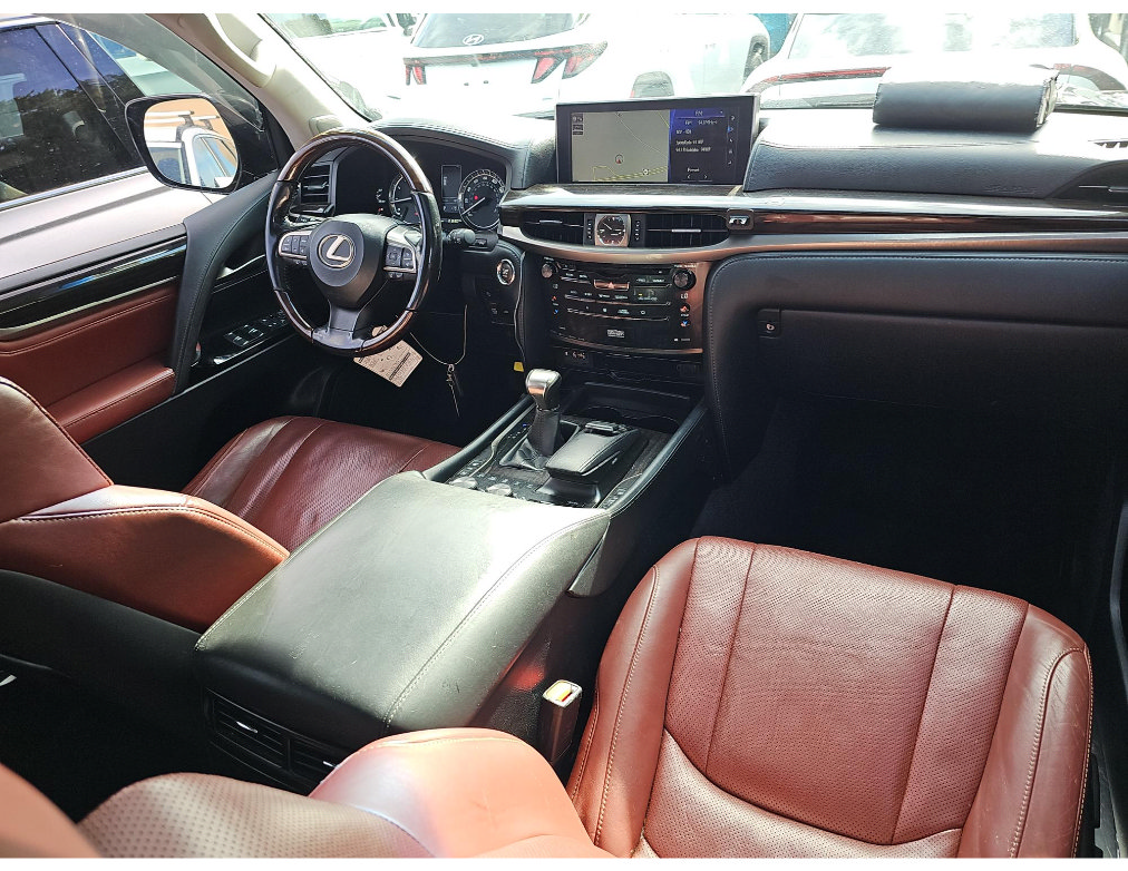 Used 2016 Lexus LX 570 4WD w/ Luxury Package image 11