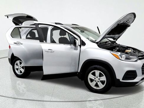 Used 2019 Chevrolet Trax LT w/ LT Convenience Package AWD/4WD image 14