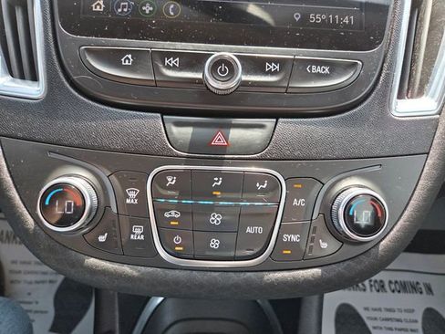 Used 2019 Chevrolet Malibu LT FWD image 27
