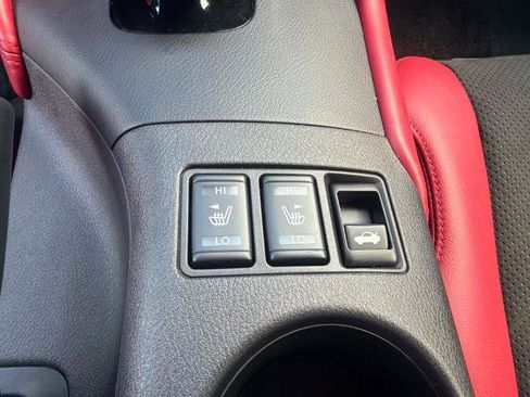 Certified 2024 Nissan Z Performance w/ Floor Mat Package RWD image 27