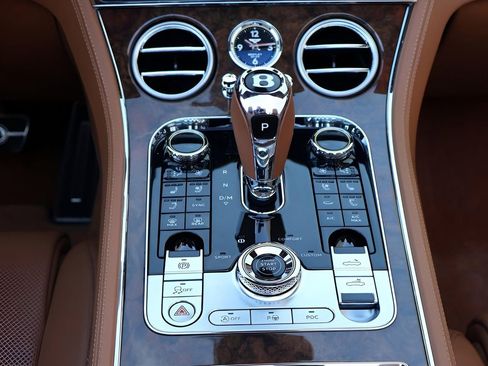Certified 2024 Bentley Continental GT AWD/4WD image 25