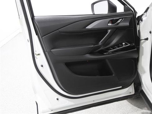 Certified 2022 MAZDA CX-9 Touring w/ Touring Premium Package image 4