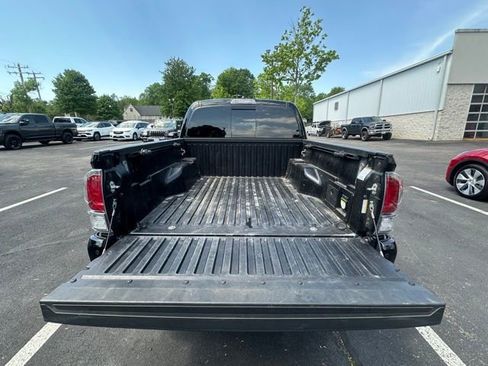 Used 2023 Toyota Tacoma TRD Sport w/ Technology Package AWD/4WD image 13