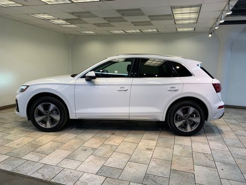 Used 2023 Audi Q5 Premium AWD/4WD image 5