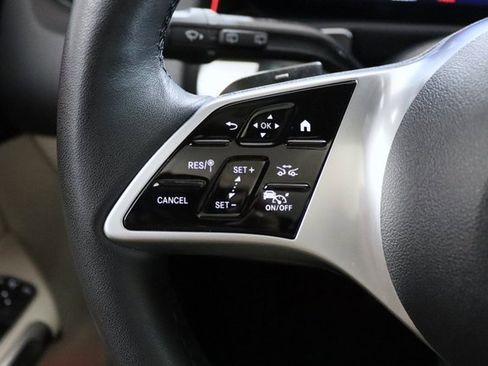 Certified 2025 Mercedes-Benz GLB 250 4MATIC image 4