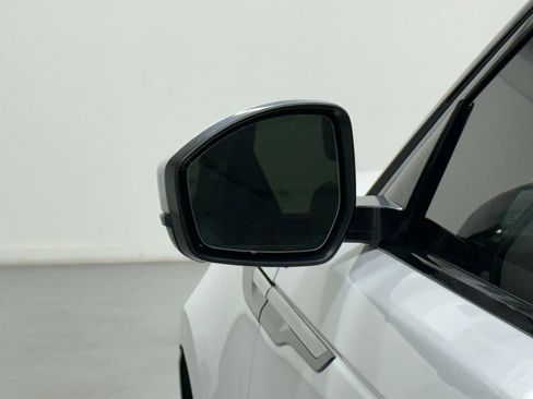 Used 2020 Land Rover Range Rover Velar S image 9