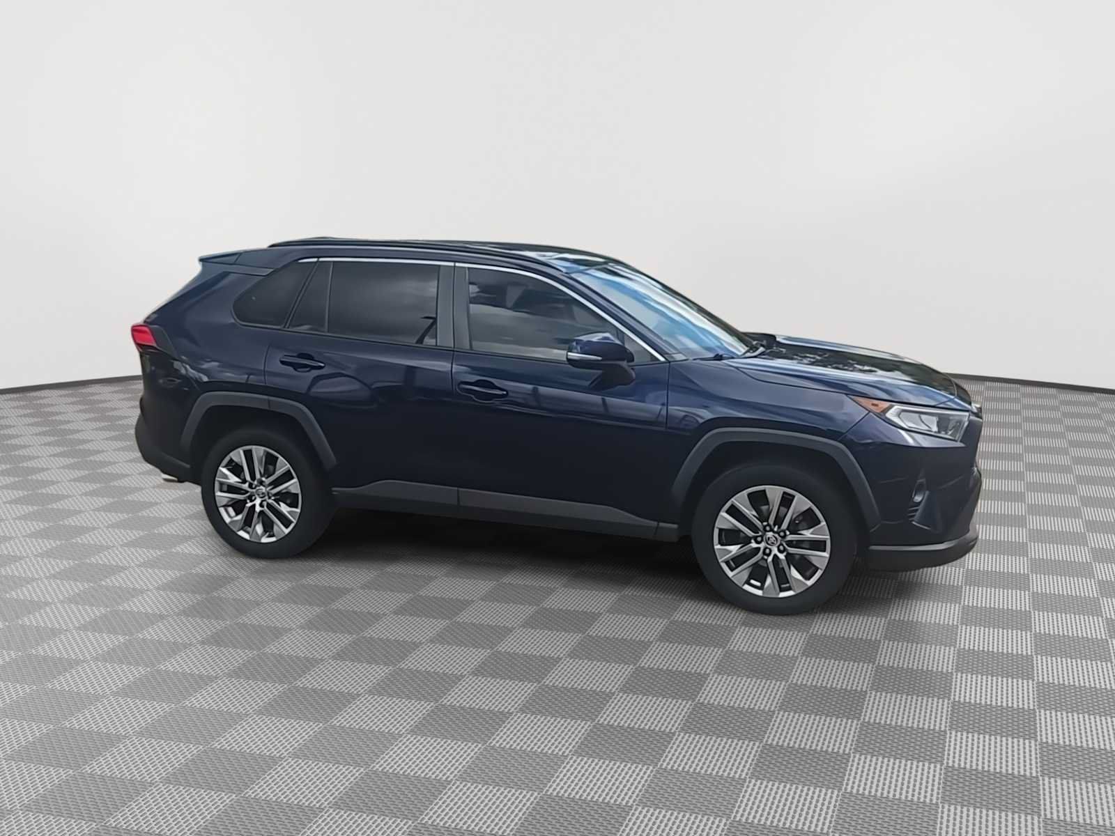 Used 2021 Toyota RAV4 XLE Premium FWD image 2
