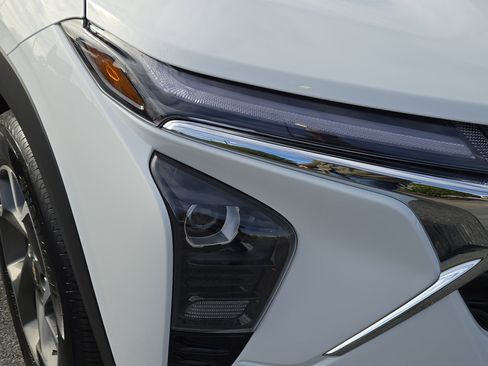 New 2026 Chevrolet Trax LT w/ Driver Confidence Package image 18