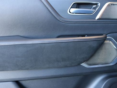 Certified 2025 INFINITI QX80 Sensory image 25