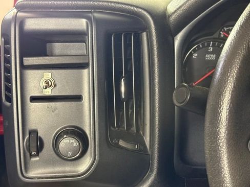 Used 2017 Chevrolet Silverado 1500 Custom w/ Custom Convenience Package AWD/4WD image 19