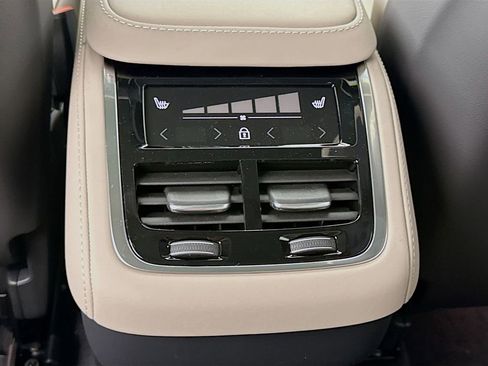 New 2026 Volvo XC90 B6 Plus w/ Protection Package Premier image 25