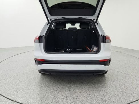 Used 2023 Audi Q4 e-tron Premium w/ Convenience Package image 17