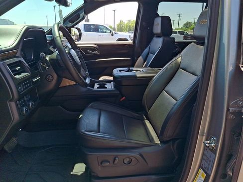 Used 2024 Chevrolet Tahoe High Country w/ Premium Package 2 AWD/4WD image 14