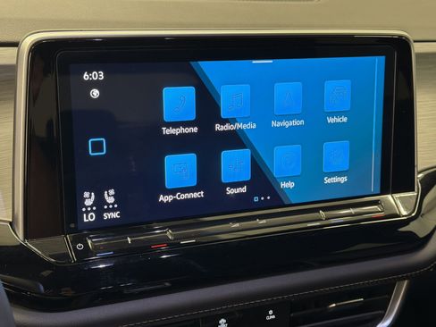 Used 2024 Volkswagen Atlas Cross Sport SE AWD/4WD image 21